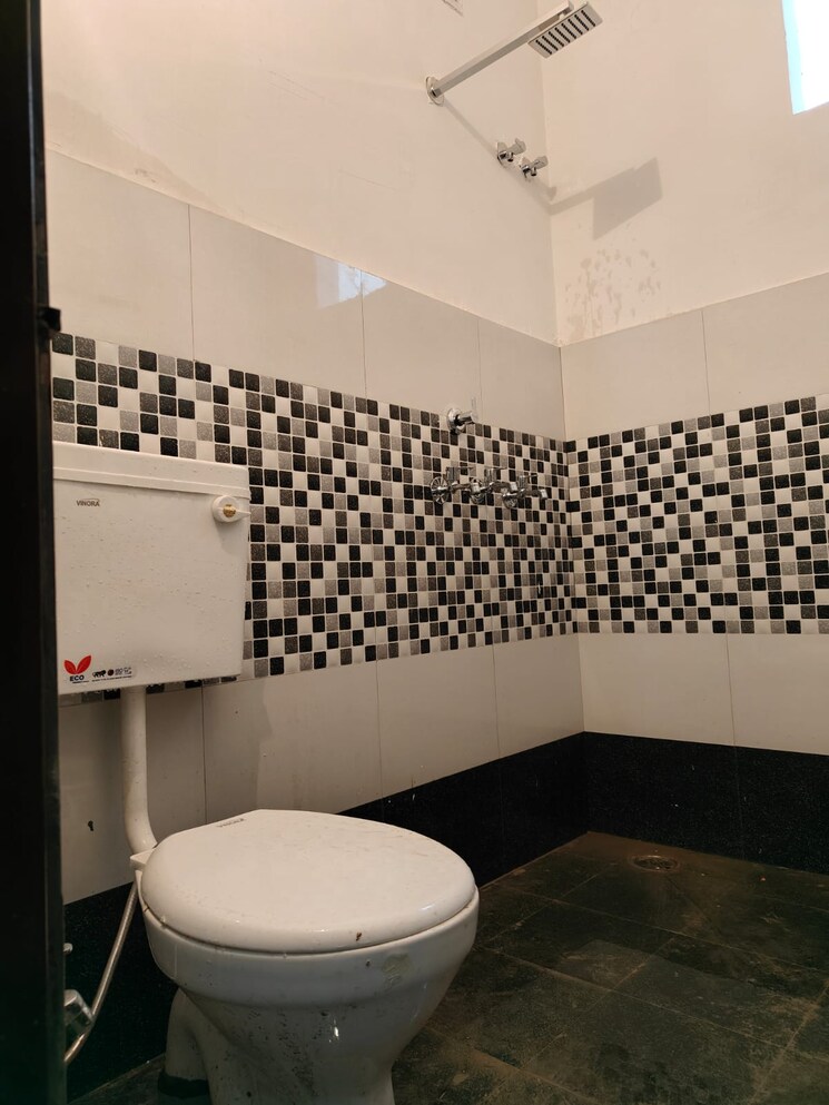 Bathroom, home-town 6 Bedroom 567 Sq.Ft. Independent House In Patiala Road Zirakpur 8170131