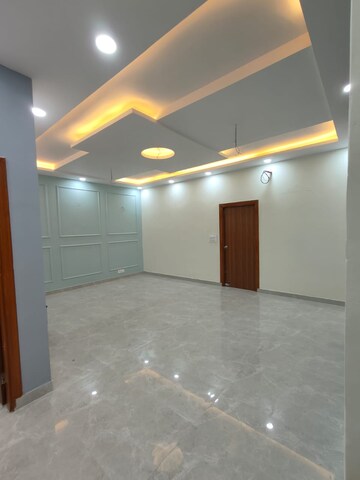 Room in 3 BHK Builder Floor at Palam Vihar Residents Association, Palam Vihar – for Sale
