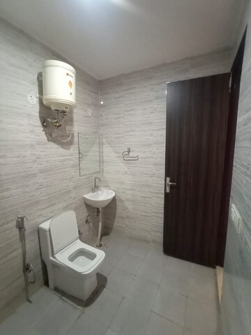 Bathroom in 1 RK Builder Floor at Sector 51 – for Rent