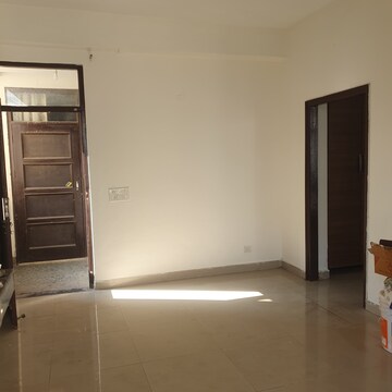 Room in 3 BHK Apartment at Maya Garden City, Nagla Road – for Rent