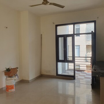 Room in 3 BHK Apartment at Maya Garden City, Nagla Road – for Rent