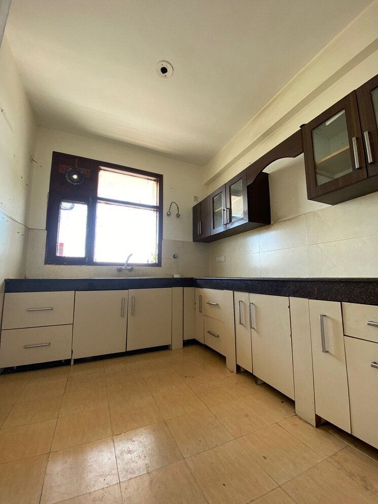 Kitchen, saraswati vihar 3 Bedroom 2000 Sq.Ft. Builder Floor In Saraswati Vihar Delhi 8170194