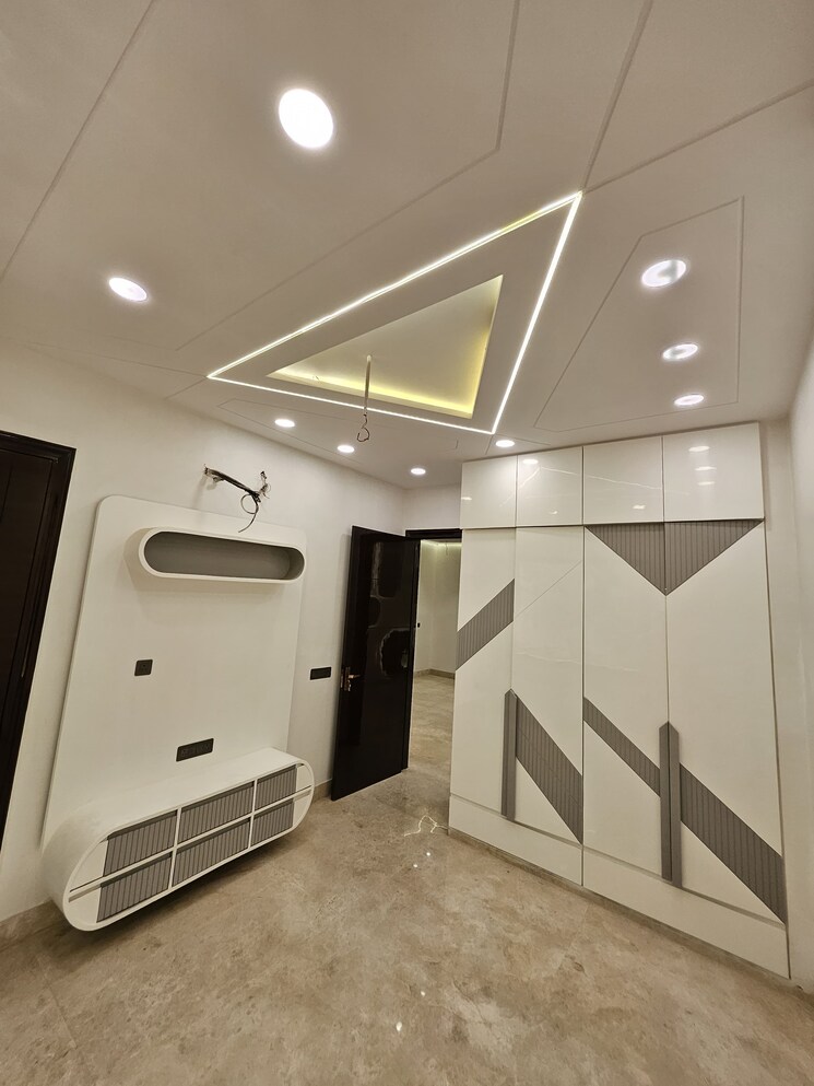 Living Room, saraswati vihar 3 Bedroom 2000 Sq.Ft. Builder Floor In Saraswati Vihar Delhi 8170194