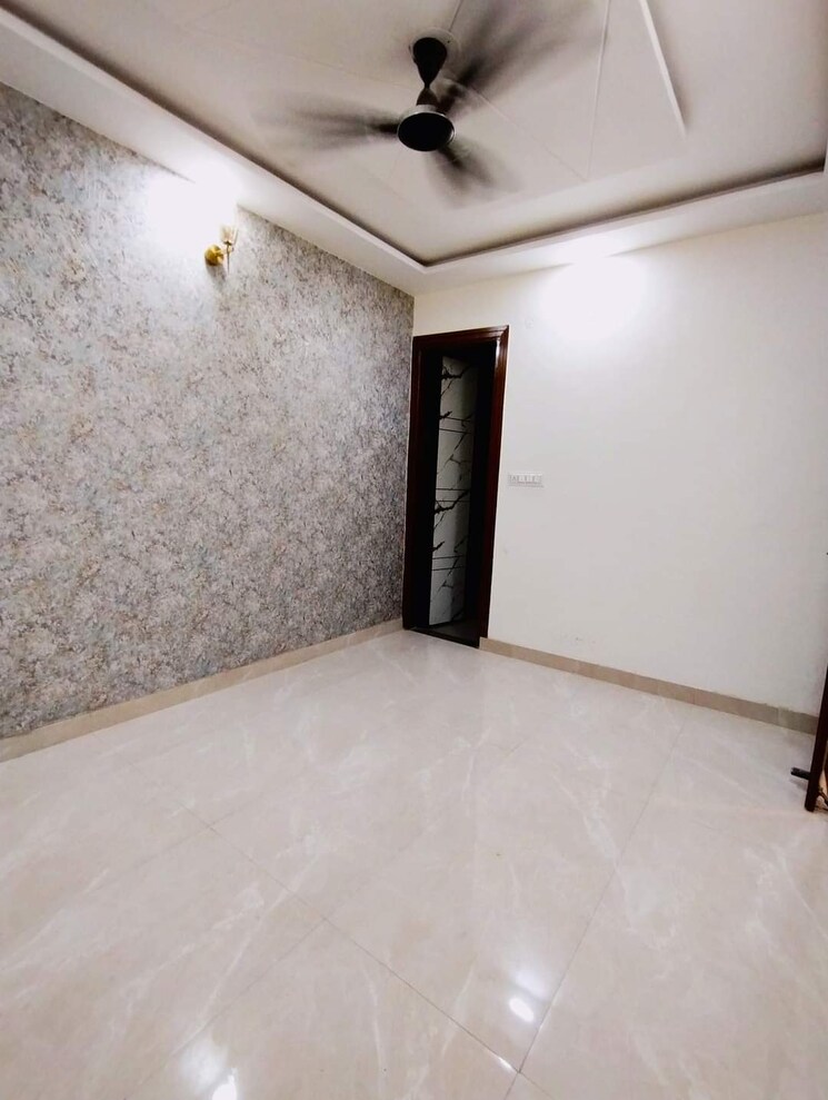 Room, uttam nagar west 1 Bedroom 400 Sq.Ft. Builder Floor In Uttam Nagar West Delhi 8170322