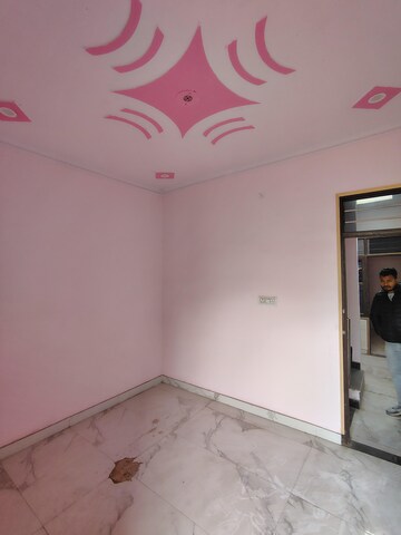 Room in 4 BHK Independent House at Sector 52 – for Sale