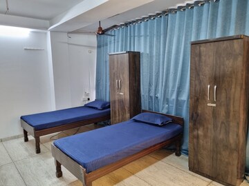 Room in  Pg at Alkapuri – for Rent