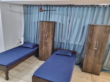 Room in  Pg at Alkapuri – for Rent