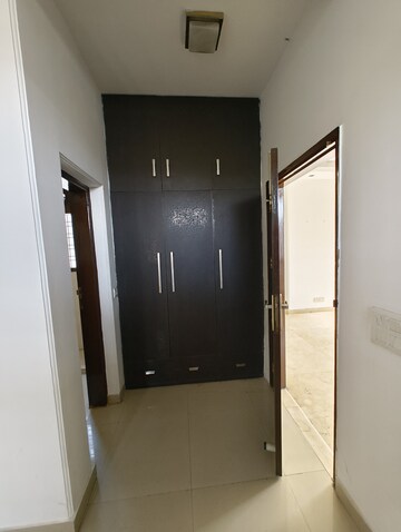 Furnished Amenities in 3 BHK Builder Floor at Sector 55 – for Rent