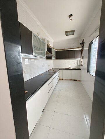 Kitchen in 3 BHK Builder Floor at Sector 55 – for Rent