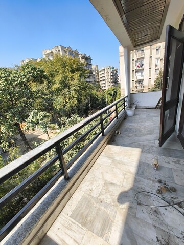 Balcony in 3 BHK Builder Floor at Sector 55 – for Rent