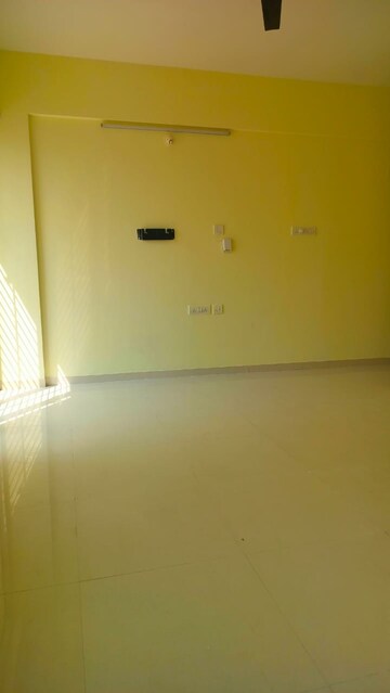 Room in 1.5 BHK Apartment at Nyati Eternity 2 CHS, Undri – for Sale