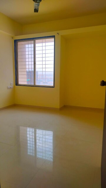 Room in 1.5 BHK Apartment at Nyati Eternity 2 CHS, Undri – for Sale
