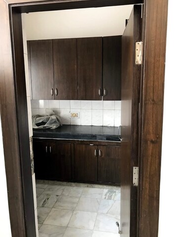 Furnished Amenities in 1 BHK Builder Floor at Freedom Fighters Enclave – for Rent