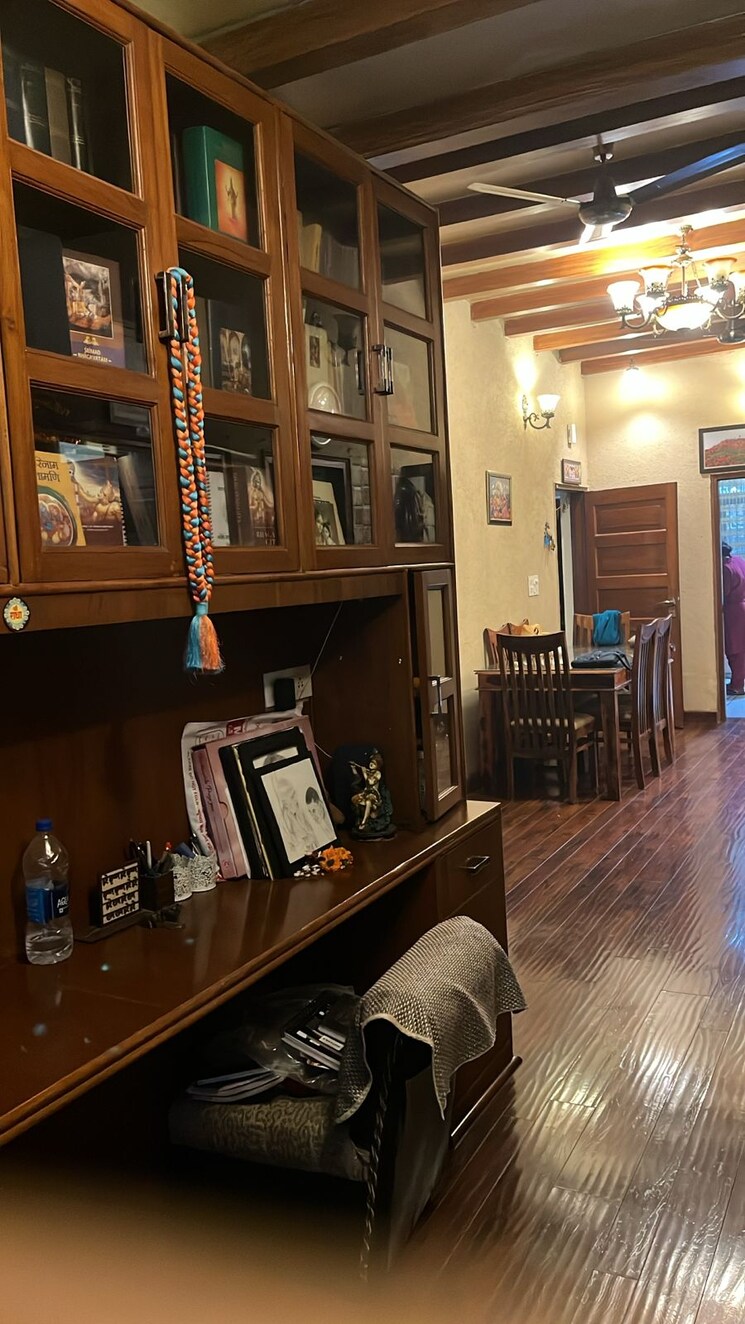 Living Room, alpha-1-rwa 3 Bedroom 200 Sq.Mt. Independent House In Alpha 1 Greater Noida Greater Noida 8170392