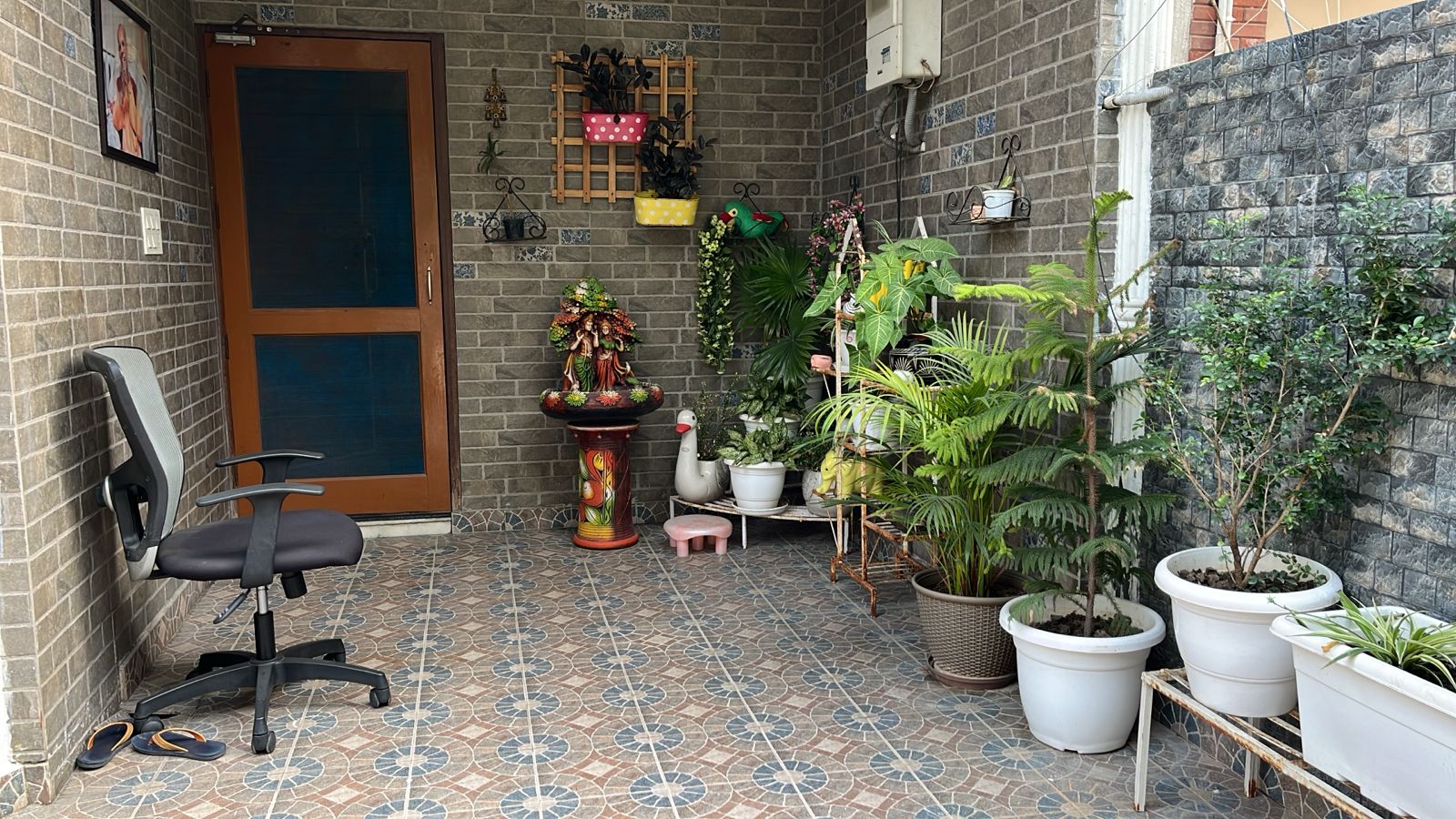 3 BHK + Pooja Room,Servant Room,Study Room,Extra Room 200 Sq.Mt. Independent House in Alpha 1 RWA