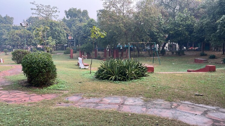 Garden, alpha-1-rwa 3 Bedroom 200 Sq.Mt. Independent House In Alpha 1 Greater Noida Greater Noida 8170392