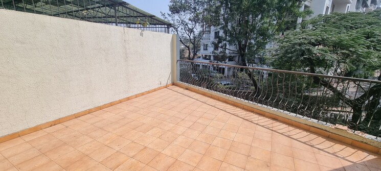 Balcony, windsor-avenue 4 Bedroom 2000 Sq.Ft. Apartment In Wanowrie Pune 8170437