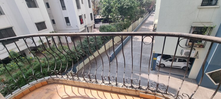 Balcony, windsor-avenue 4 Bedroom 2000 Sq.Ft. Apartment In Wanowrie Pune 8170437