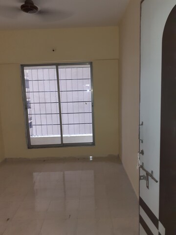 Room in 1 BHK Apartment at Shiv Shakti CHS Goregaon, Goregaon East – for Rent