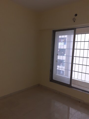 Room in 1 BHK Apartment at Shiv Shakti CHS Goregaon, Goregaon East – for Rent