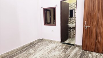 Room in 2 BHK Builder Floor at Aya Nagar – for Rent