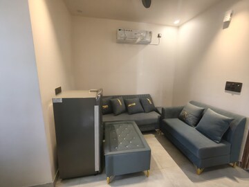 Living Room in 1 BHK Apartment at Sector 52 – for Rent