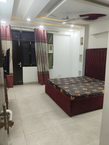 Bedroom in 3.5 BHK Apartment at Alaknanda Society, Sector 56 – for Rent