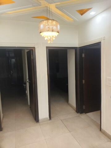 Room in 3.5 BHK Apartment at Alaknanda Society, Sector 56 – for Rent