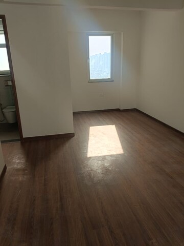 Room in 3 BHK Apartment at Godrej Woods Regia, Sector 43 – for Rent