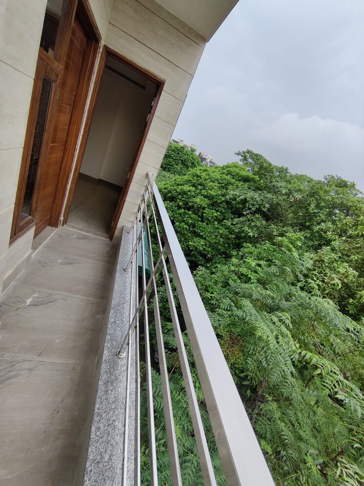 Balcony, rohini sector 24 3 Bedroom 90 Sq.Mt. Builder Floor In Rohini Sector 24 Delhi 8170496