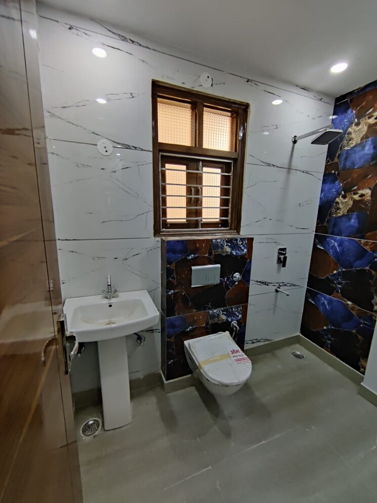 Master Bedroom, rohini sector 24 3 Bedroom 90 Sq.Mt. Builder Floor In Rohini Sector 24 Delhi 8170496