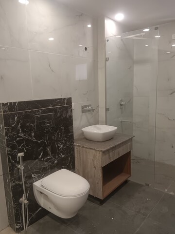 Bathroom in 4 BHK Builder Floor at Auram Floor, South City 2 – for Rent