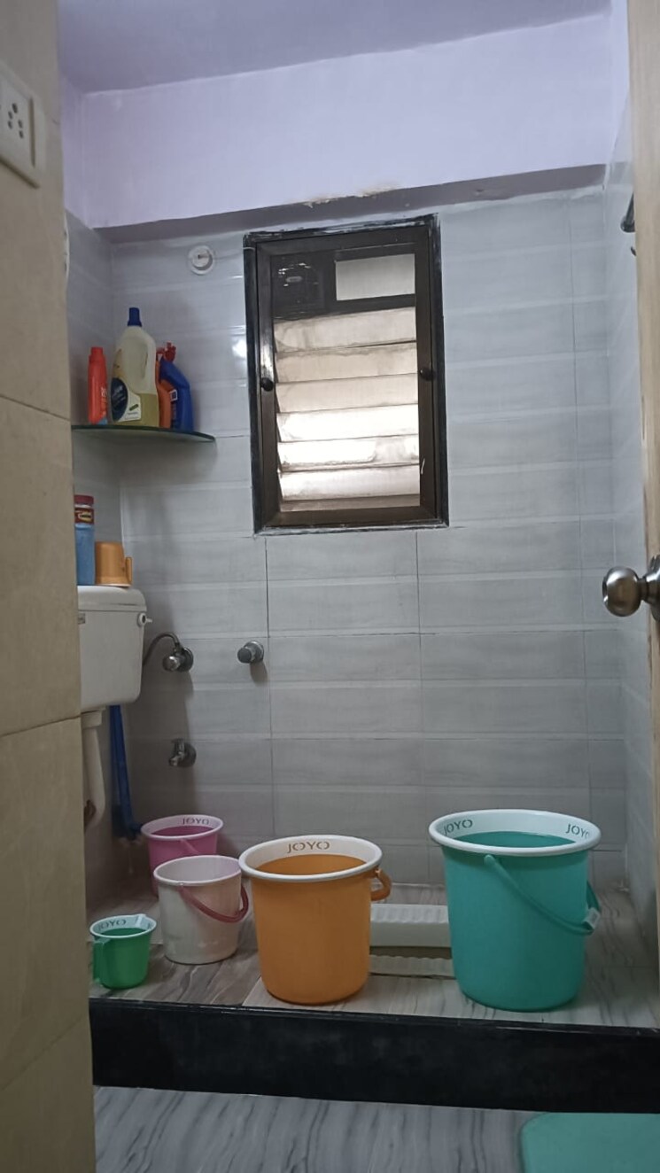 Bathroom, om-sai-charan-chs 3 Bedroom 1010 Sq.Ft. Apartment In Borivali West Mumbai 8170495