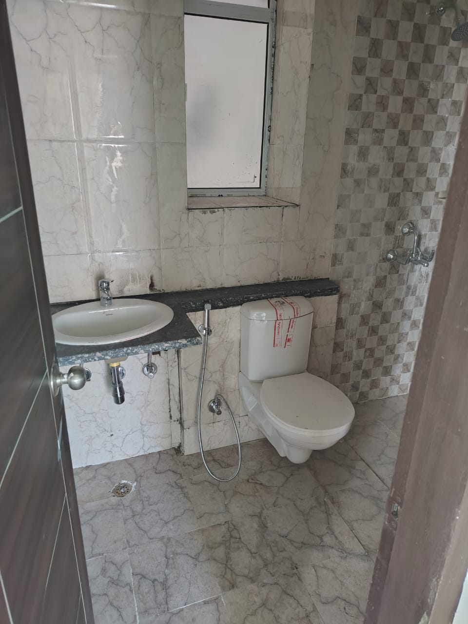 3 BHK Apartment For Sale in Mahagun Meadows