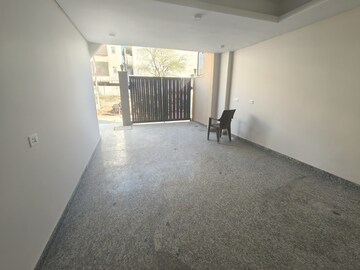 Room in 1 RK Apartment at Sector 52 – for Rent