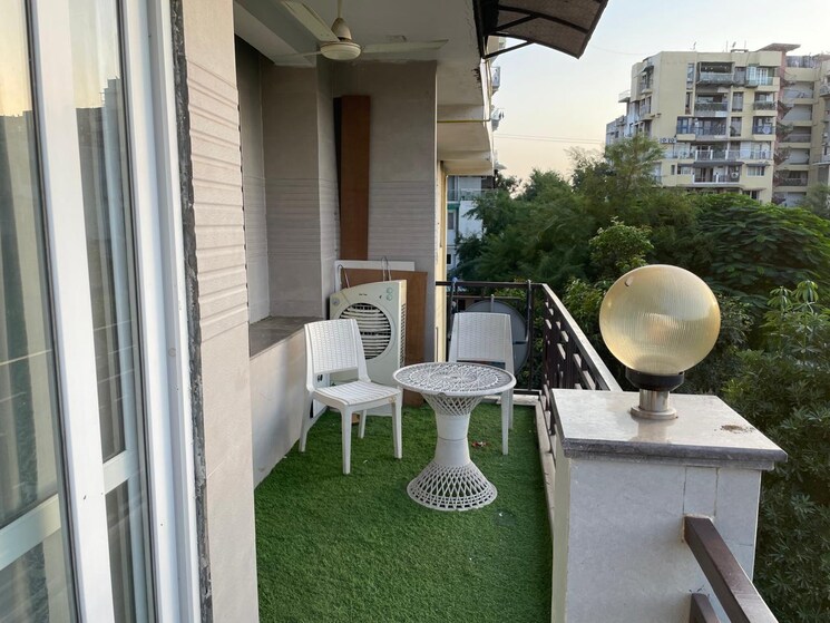 Balcony, vasant kunj 3 Bedroom 1600 Sq.Ft. Apartment In Vasant Kunj Delhi 8170541