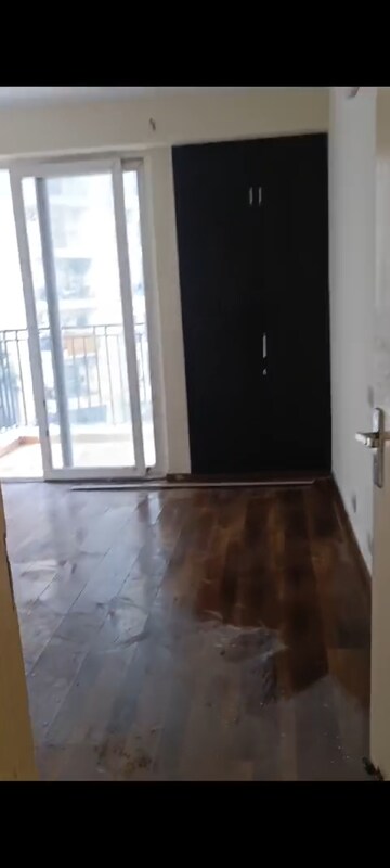 Master Bedroom in 3 BHK Apartment at Spring Meadows, Tech Zone 4 Greater Noida – for Sale