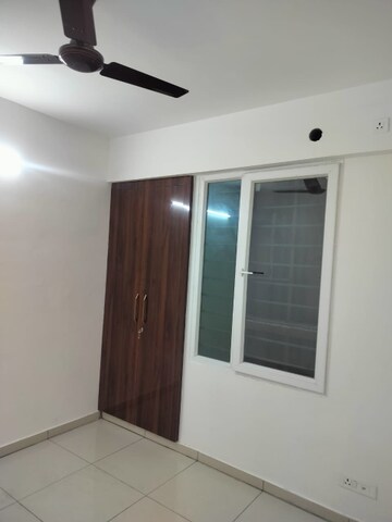 Room in 3 BHK Apartment at Nirala Estate II, Tech Zone 4 Greater Noida – for Rent