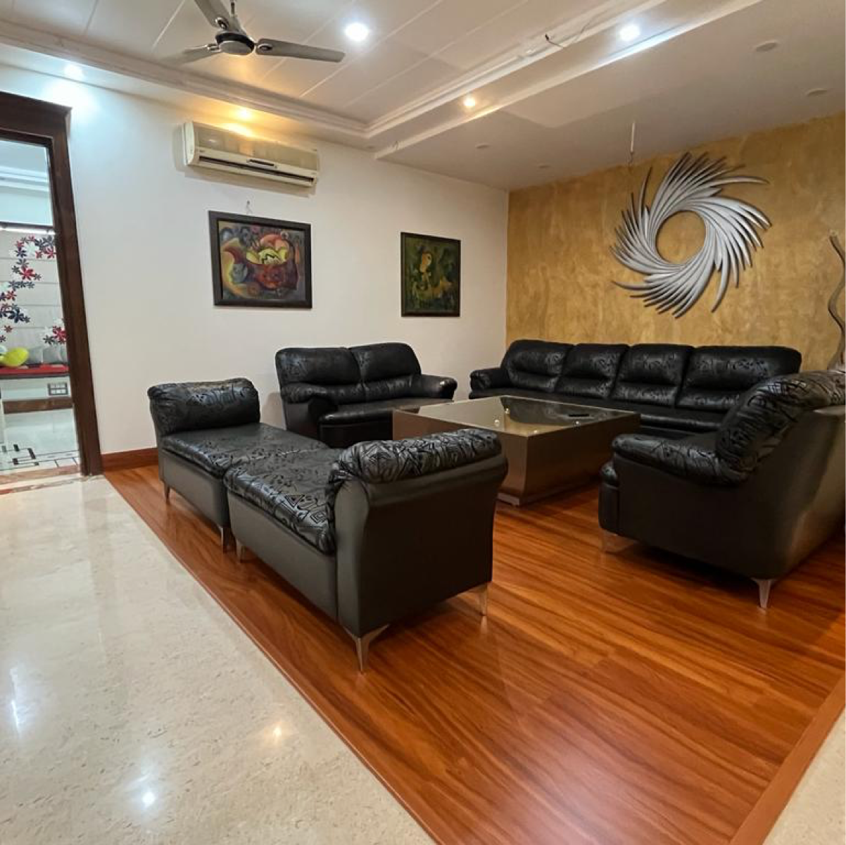 3 BHK + Extra Room Builder Floor For Sale in Shalimar Bagh