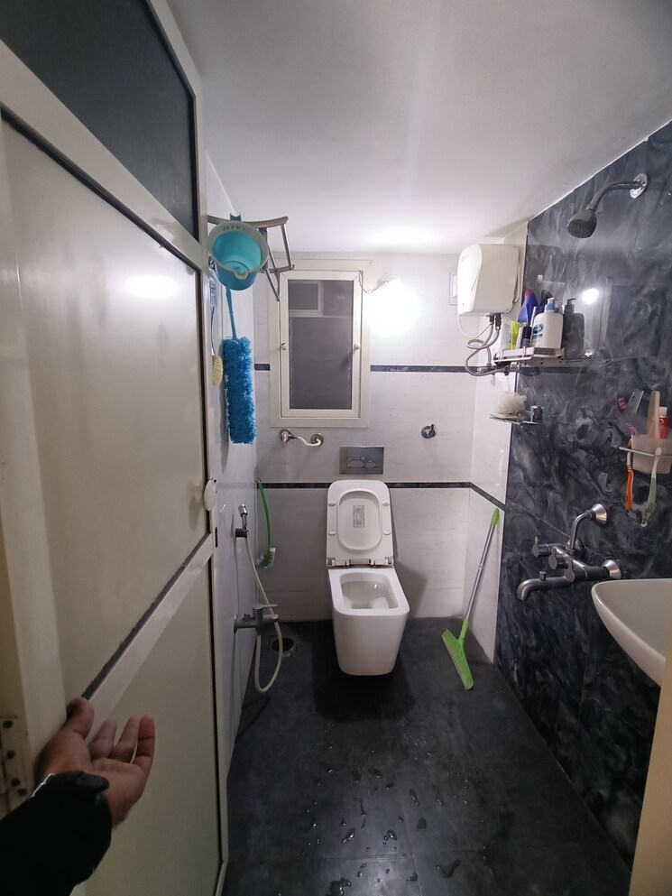 Bathroom, dombivli west 1 Bedroom 695 Sq.Ft. Apartment In Dombivli West Thane 8170624