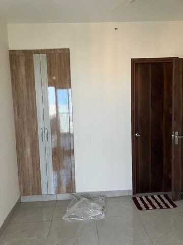 Room in 3 BHK Apartment at SKA Divya Towers, Sector 16 Greater Noida – for Rent