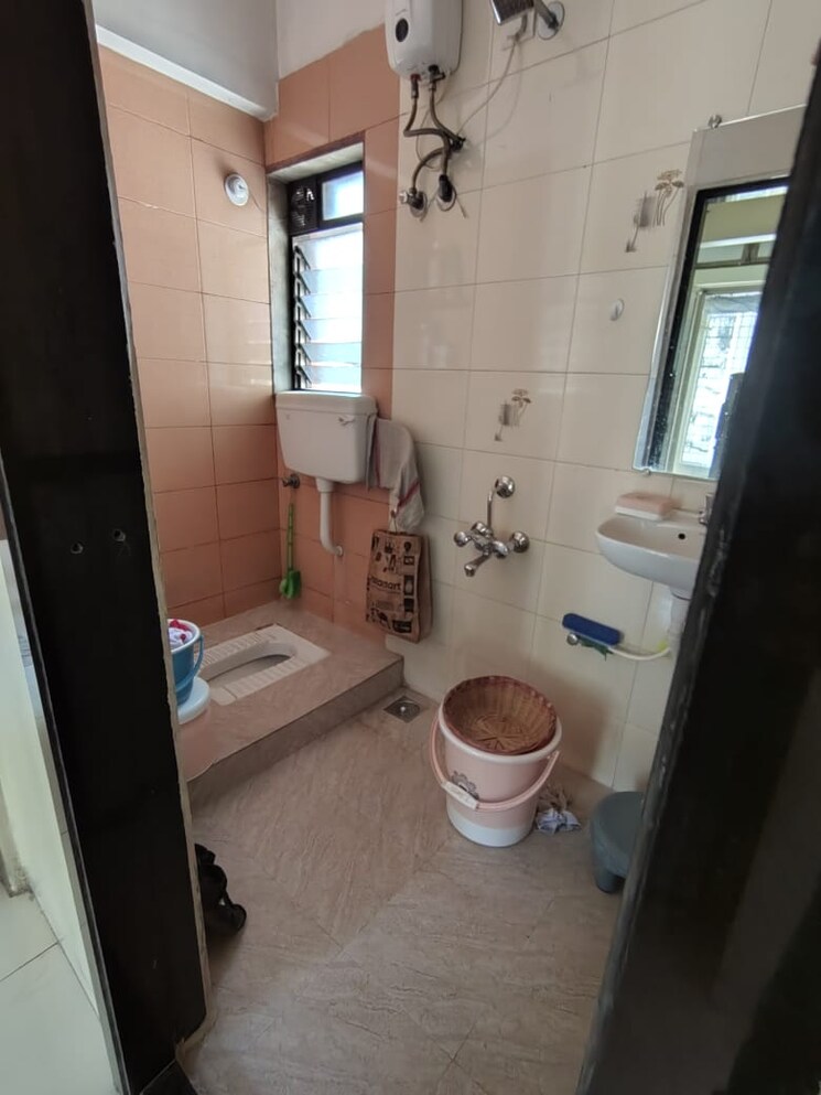 Bathroom, shantivan-chs-kharghar 1 Bedroom 580 Sq.Ft. Apartment In Kharghar Sector 3 Navi Mumbai 8170632