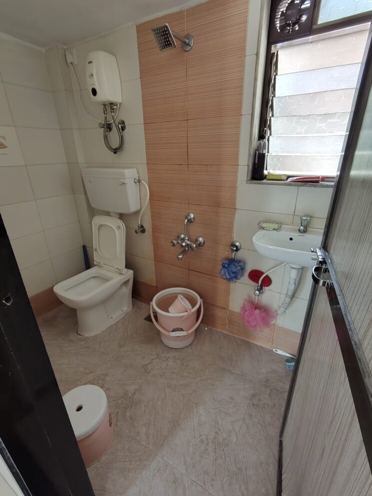 Bathroom, shantivan-chs-kharghar 1 Bedroom 580 Sq.Ft. Apartment In Kharghar Sector 3 Navi Mumbai 8170632