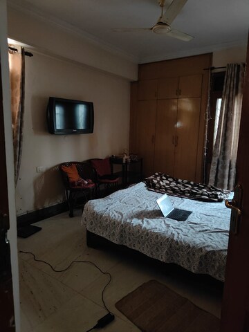 Bedroom in 3 BHK Builder Floor at Ardee City, Sector 52 – for Rent
