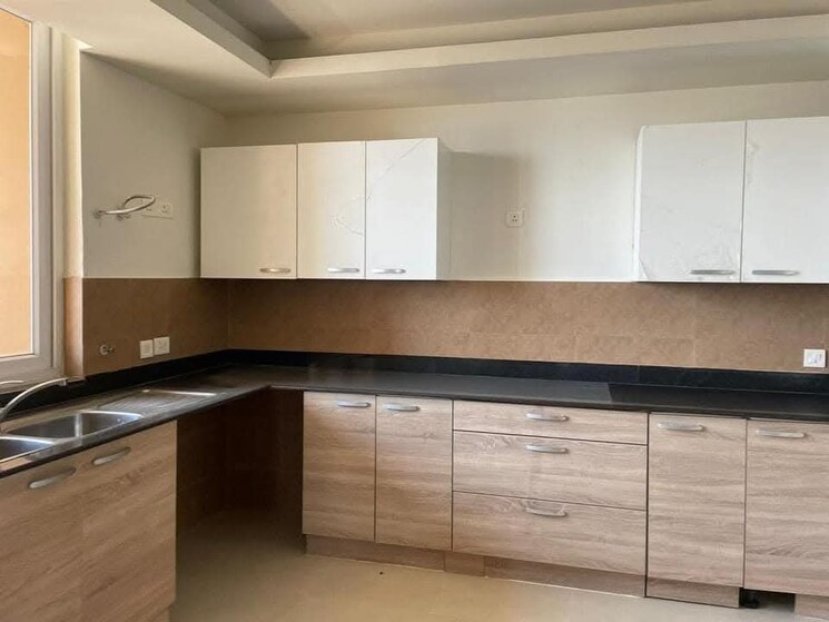 Kitchen, indiabulls-enigma 4 Bedroom 3350 Sq.Ft. Apartment In Sector 110 Gurgaon 8170674