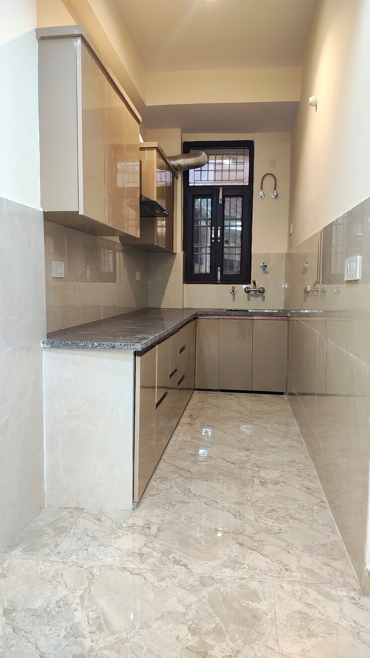 Kitchen, pratap vihar 3 Bedroom 1000 Sq.Ft. Builder Floor In Pratap Vihar Ghaziabad 8170729