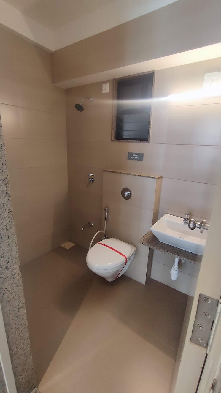 Bathroom, sun-atmosphere 3 Bedroom 1492 Sq.Ft. Apartment In Shela Ahmedabad 8170728