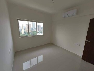Room in 2 BHK Apartment at Omkar Signet, Malad East – for Rent