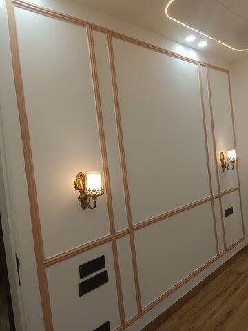 Furnished Amenities in 4 BHK Builder Floor at Infinite Luxury, South City 2 – for Rent