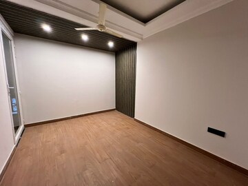 Room in 3.5 BHK Builder Floor at Sushant Lok 1, Sector 43 – for Rent